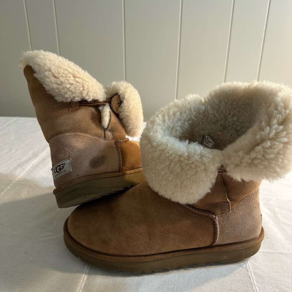 UGG Tan Colored Bailey Button Boots
Size 8